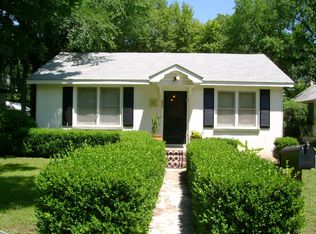802 Burleson St, Smithville, TX 78957