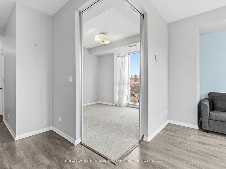 18 Beverley St #706B — Photo 15