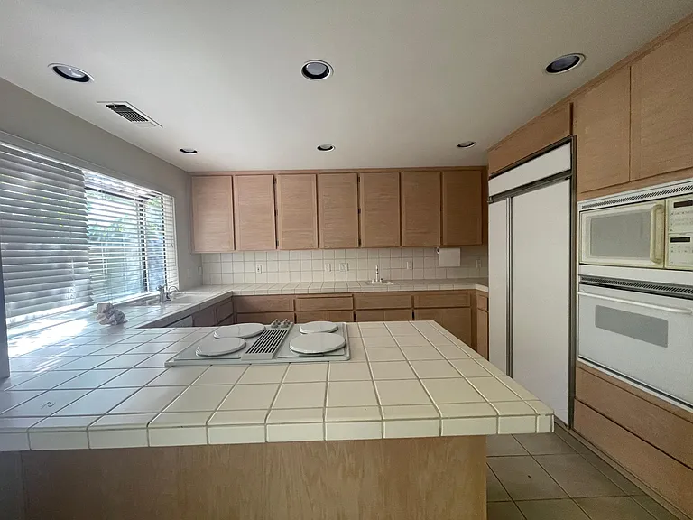 1915 Discovery Village Ln — Photo 8