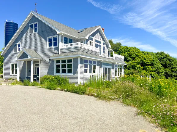 38 W. Main W Main Street, Vinalhaven, ME 04863
