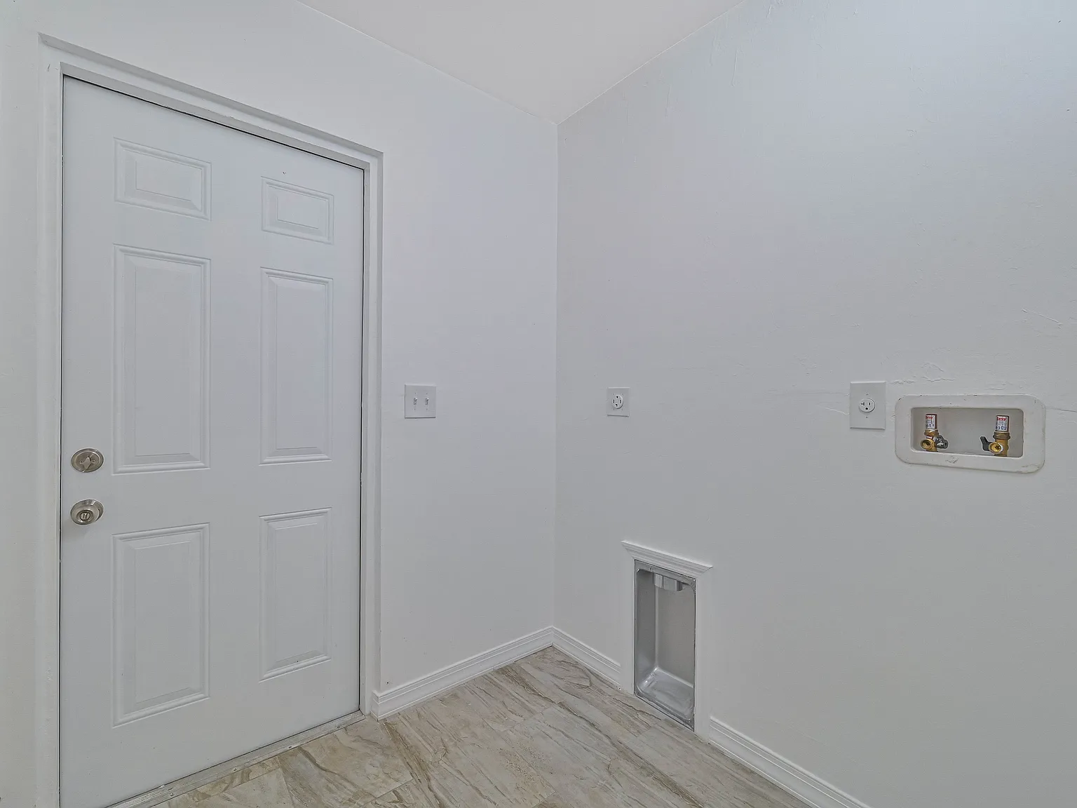 2 bed, 880 sqft, $1,500 — Photo 4