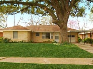 2111 Saxon Dr, Houston, TX 77018