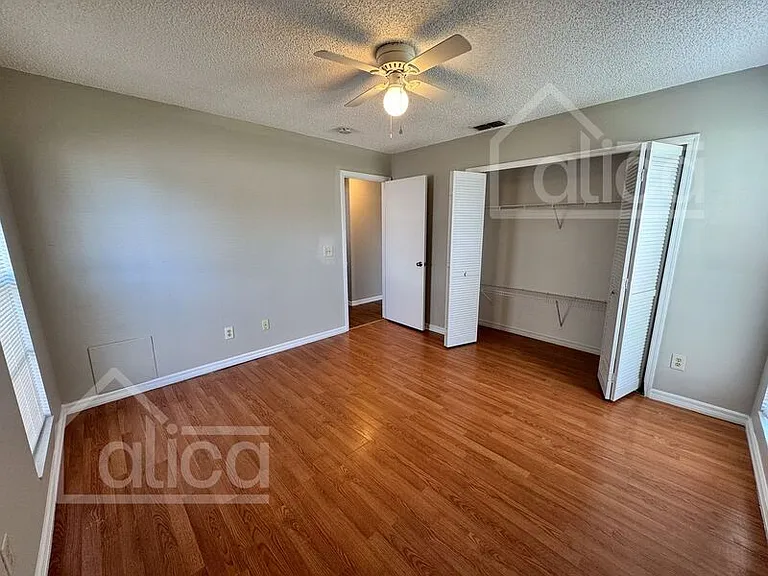 1147 Manitoba St — Photo 10