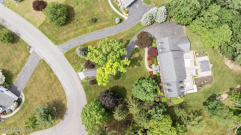 5th image of 428 Ridgehill Road