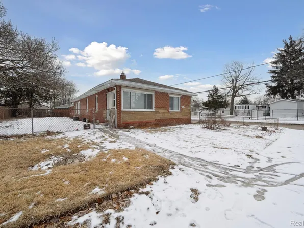 23804 Winifred Ave, Warren, MI 48091