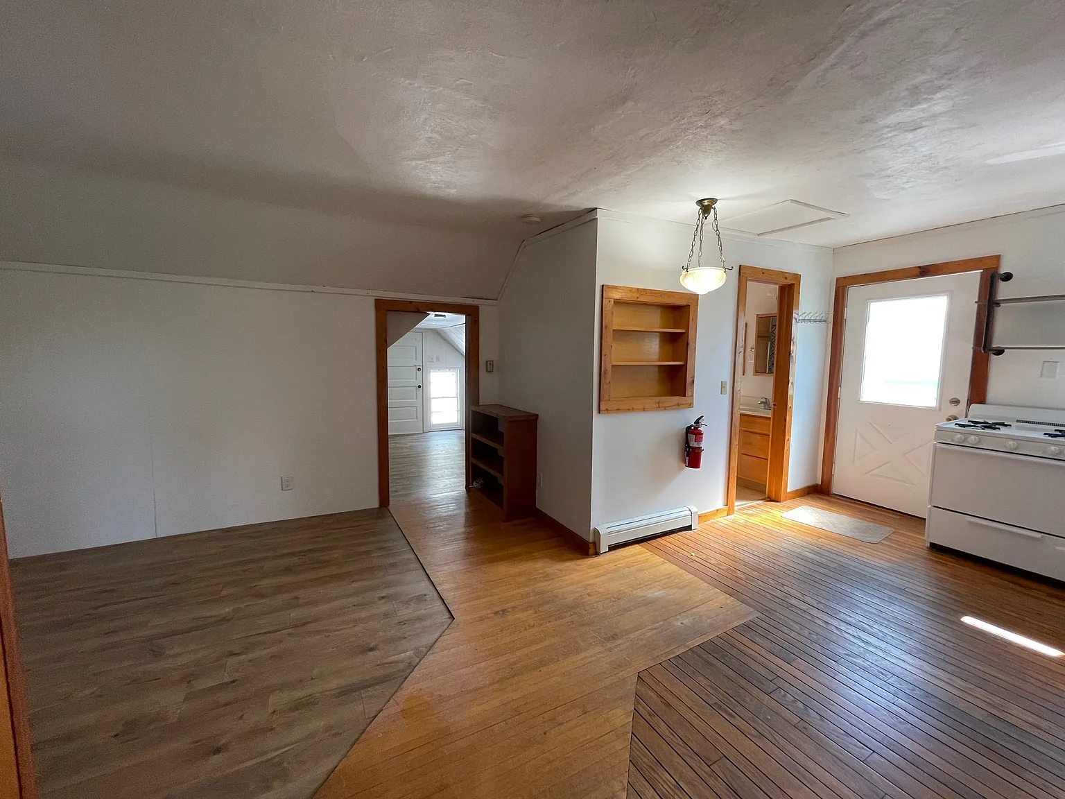 2 bed, $900 — Photo 3