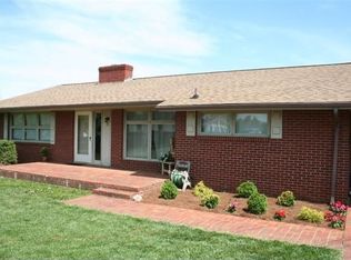 21 Burrell St, Canton, NC 28716