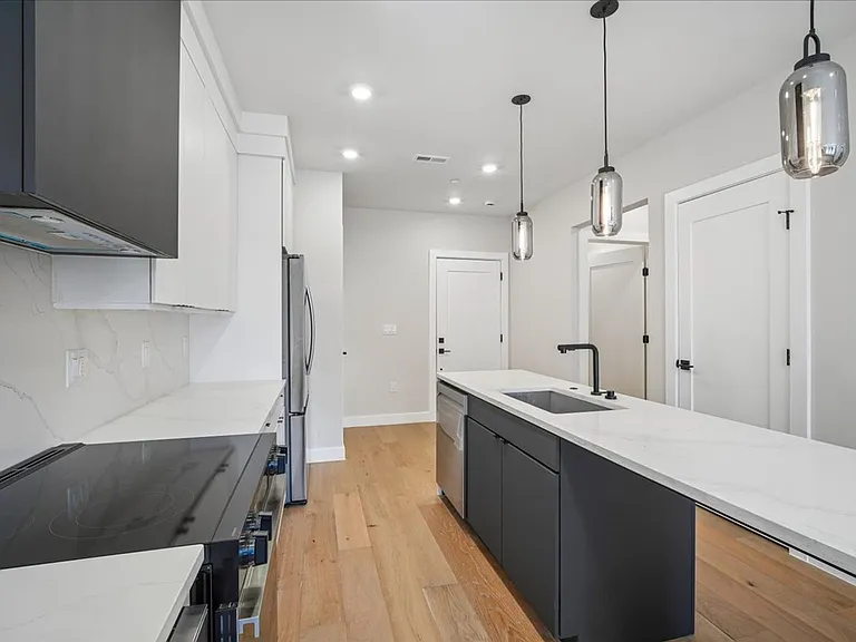 1208 M St NW #22 — Photo 5