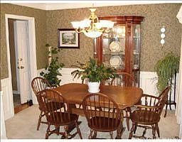 3rd image of 155 Goldenrod Dr