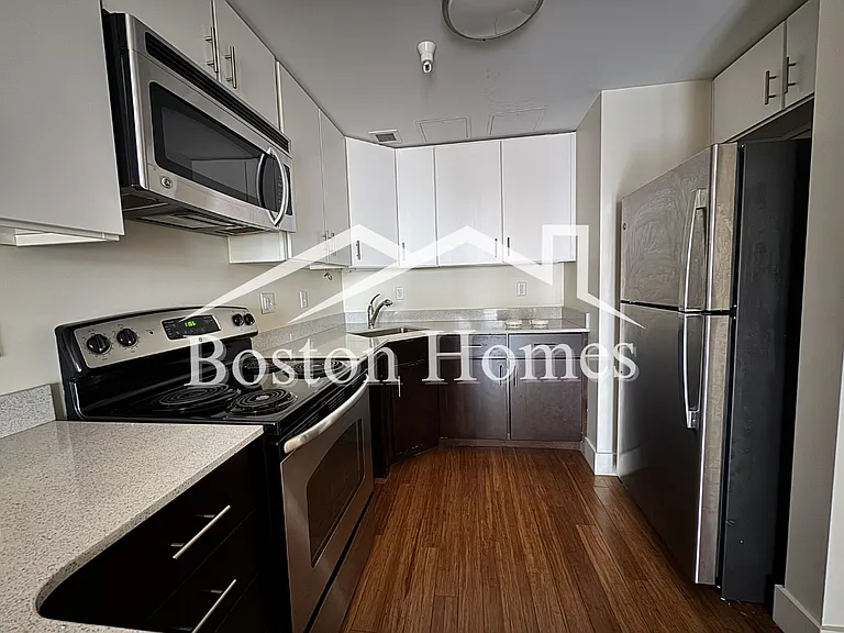 Beacon St — Photo 5