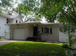 1013 S 4th St, Burlington, IA 52601
