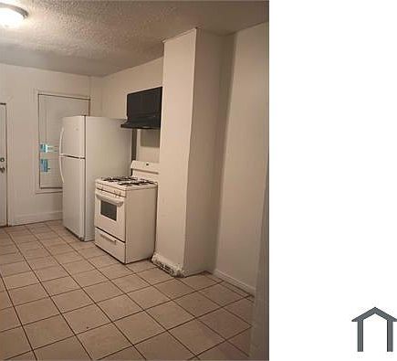 3rd image of 1112 Gorsuch Ave