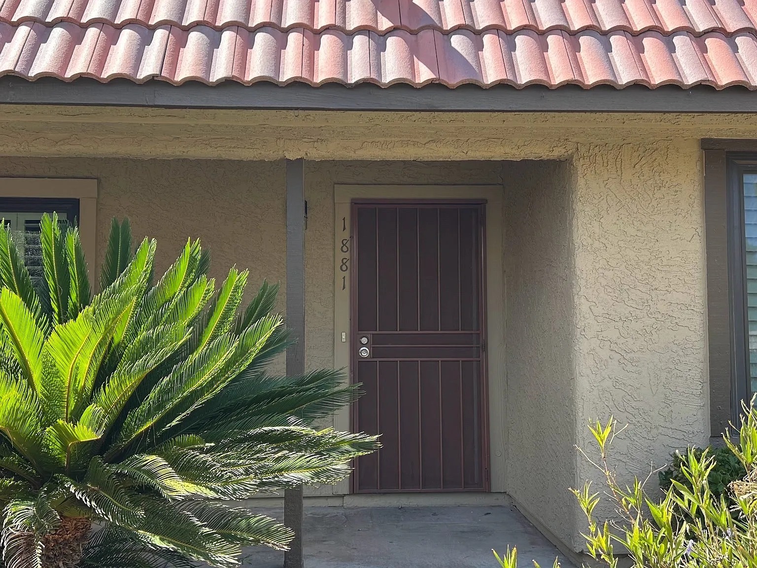 3 bed, 1176 sqft, $2,000 — Photo 1