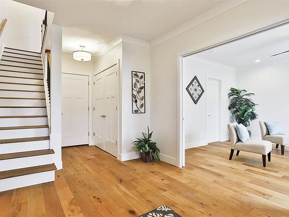 4th image of 5306 Wilson Ave