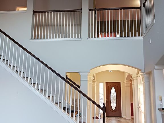 3rd image of 16501 Lounsbury Pl