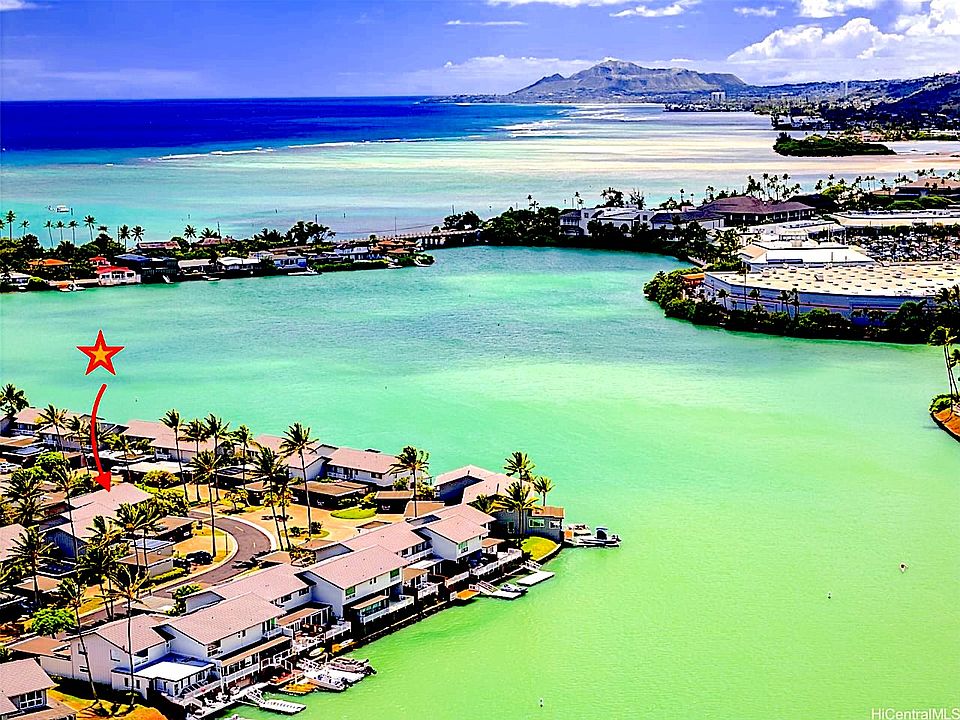 Spacious, Bright, Airy Corner Unit.
602 Is The Largest Unit Design on Koko Isle. Koko Isle, Koko Marina, Maunalua Bay, Diamond Head, And Costco Arial View.