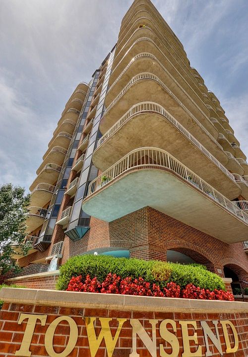 1st image of 411 W 46th Ter APT 1102