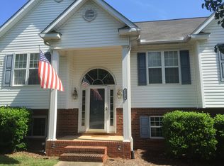 6818 Rangecrest Rd, Belews Creek, NC 27009