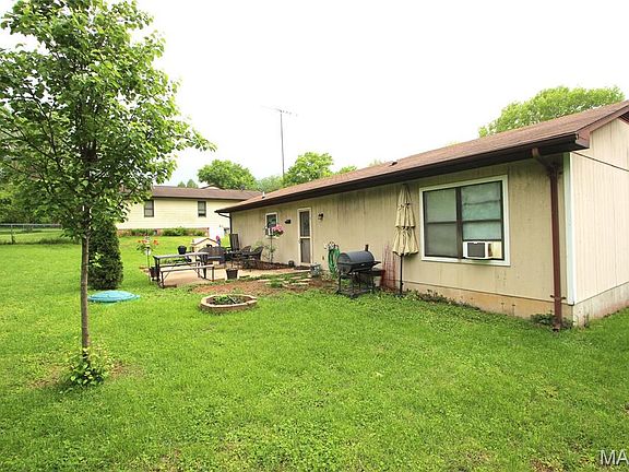 5th image of 504 S Jefferson Ave