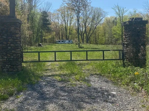 (undisclosed Address), Silver Creek, NY 14136