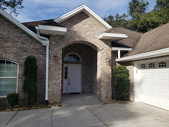 3rd image of 694 NW Fairway Dr