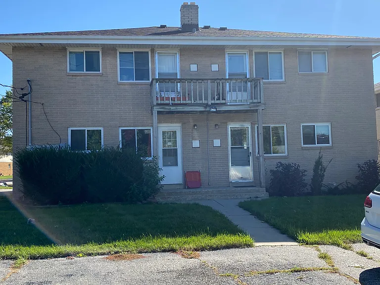 9628 W Oklahoma Ave #3 — Photo 2