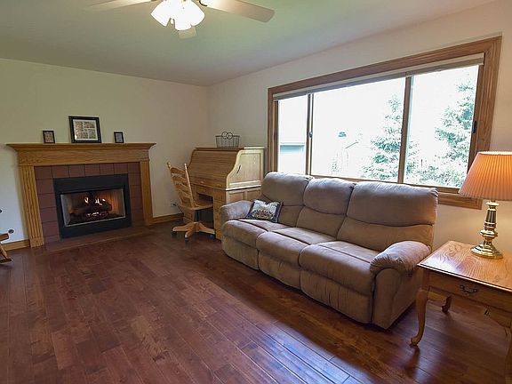 2nd image of 749 Southwind Dr
