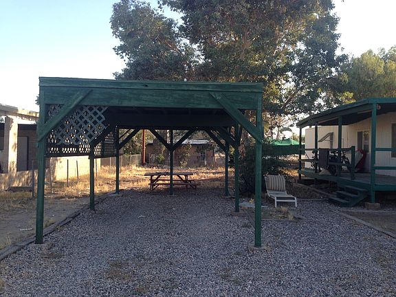 3rd image of 1335 Tamarisk Dr