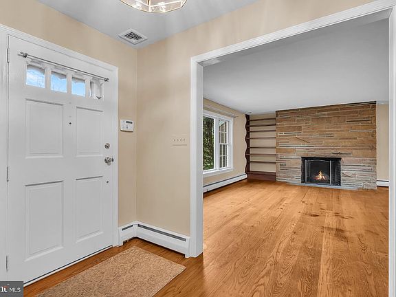 5th image of 402 Washington Crossing Pennington Rd
