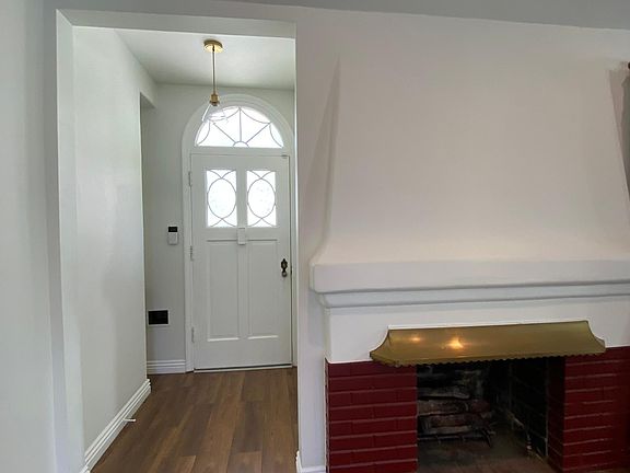 3rd image of 808 Burchett St