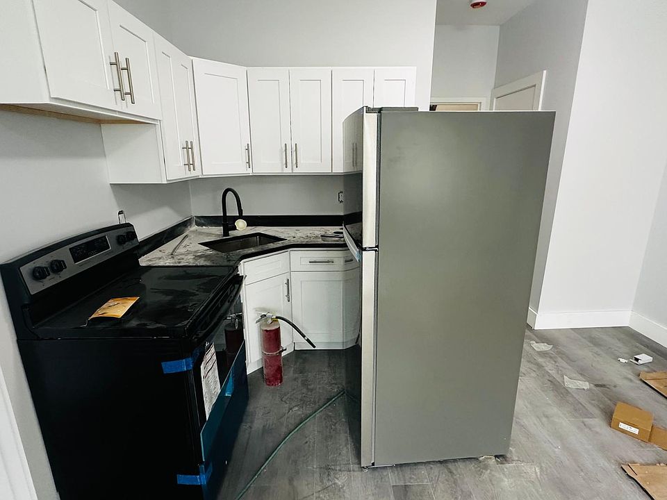 1st image of 21 Mulberry St #2L