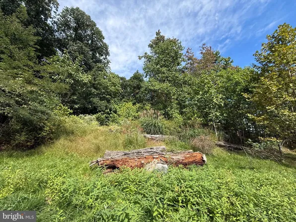 94 Great Oak Ln, Harrisburg, PA 17110