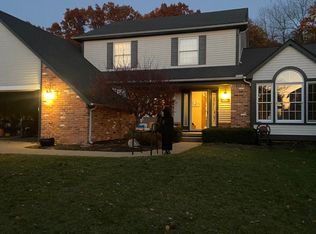 176 Pleasant Manor Dr, Waterford, MI 48327