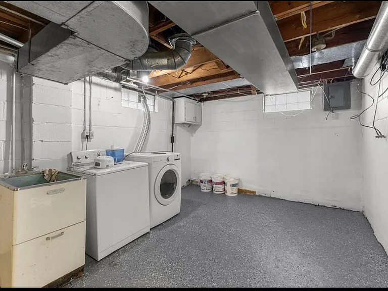 3511 Monroe St — Photo 12