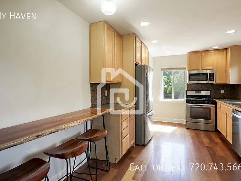 1440 Ivanhoe St — Photo 5