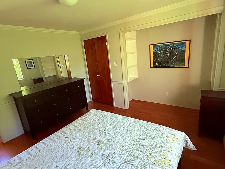 2010 Margot Cir — Photo 2