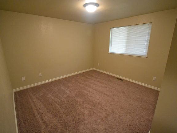 5th image of 10415 39th Dr NE
