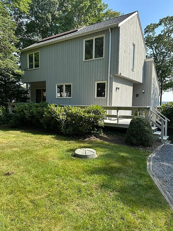3 bed, 2.0 bath, 885 sqft, $2,100 — Photo 1