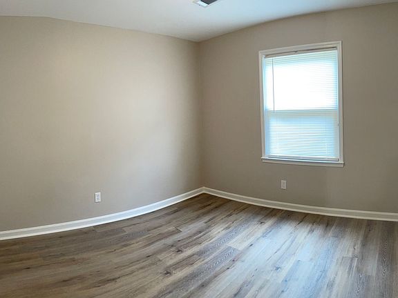 4th image of 3647 & 3649 Chestnut Dr #3649