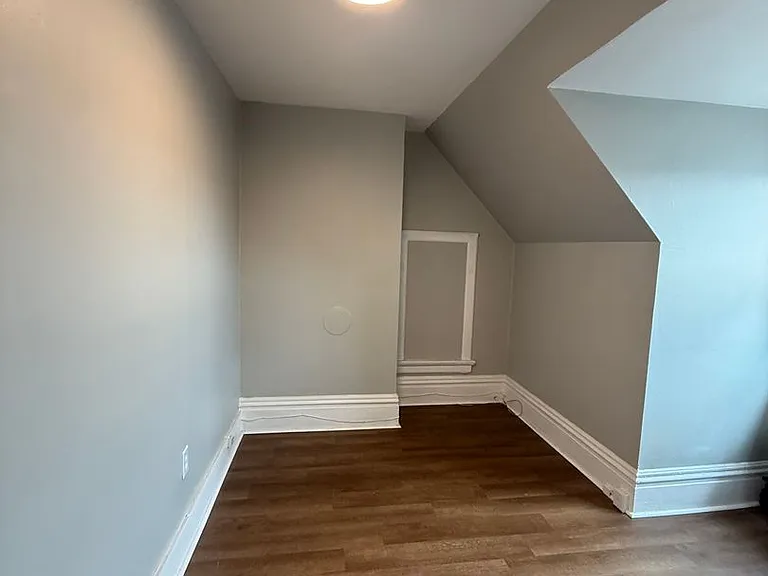 934 Western Avenue — Photo 14