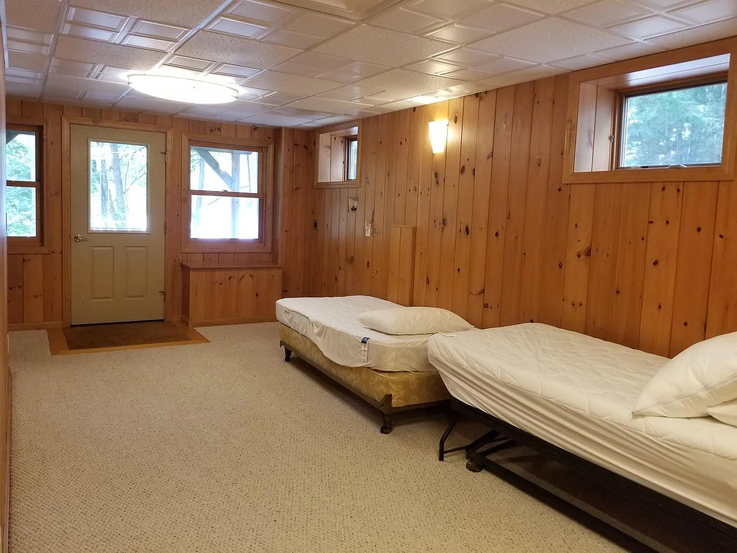**Winter Rental** Waterfront 2 Bedroom Waiting To Be Called Home Away From Home — Photo 1