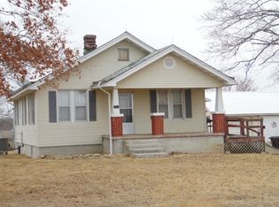 22561 E Ee Hwy, Walker, MO 64790