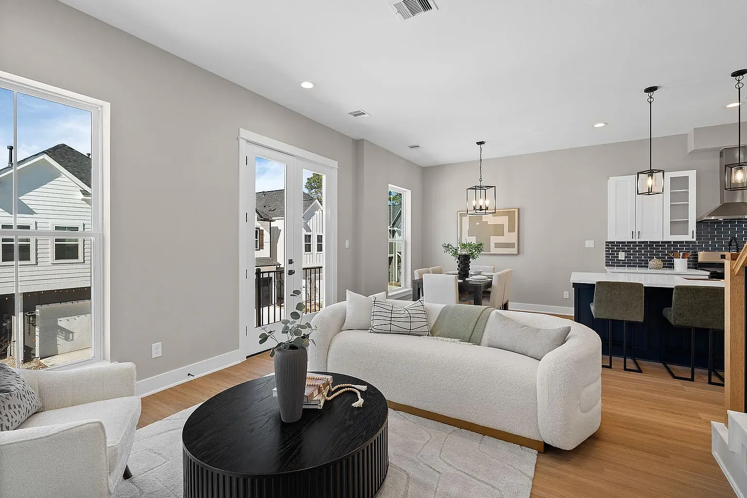 3 bed, 3.5 bath, 1911 sqft, $2,900 — Photo 1