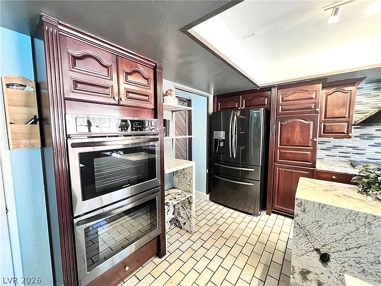 5009 Mesa View Dr — Photo 31