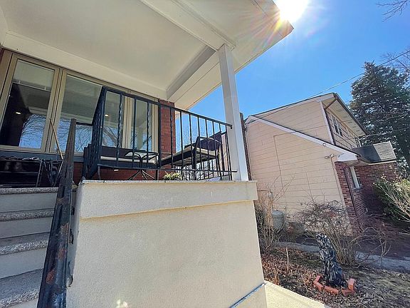 5th image of 250 Helena Ave