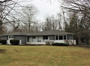 13090 Woodcrest Ln, Chesterland, OH 44026