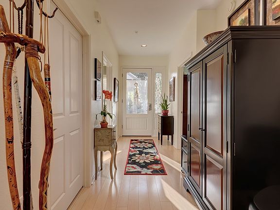4th image of 2011 Balmoral Dr