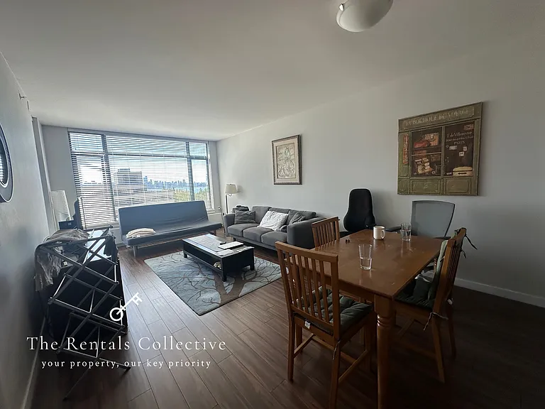 215 W 1st St #503 — Photo 5