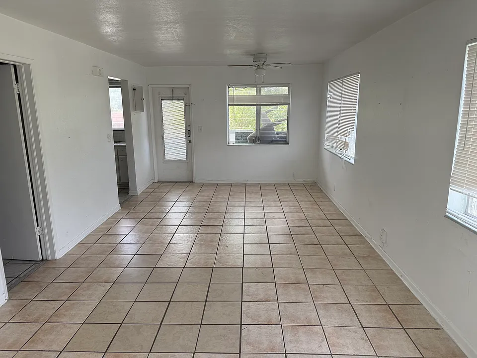 1251 W River Dr #5