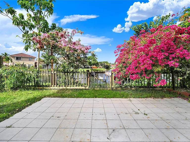 16301 SW 100th Ter — Photo 29